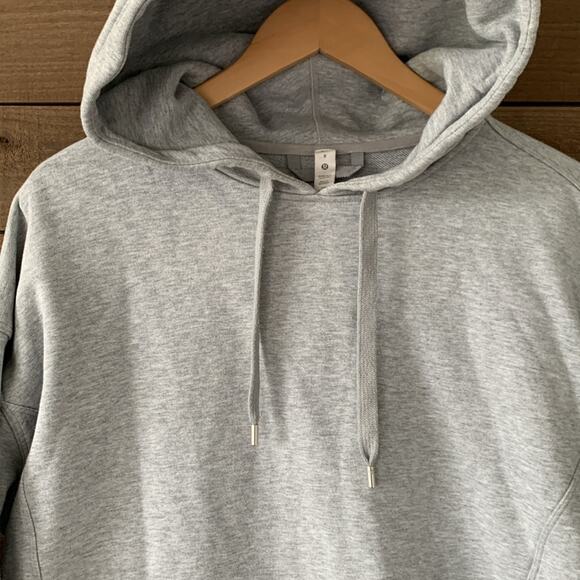 Lululemon Women's Perfectly Oversized Hoodie Heathered in Core Light Grey - Picture 3 of 9